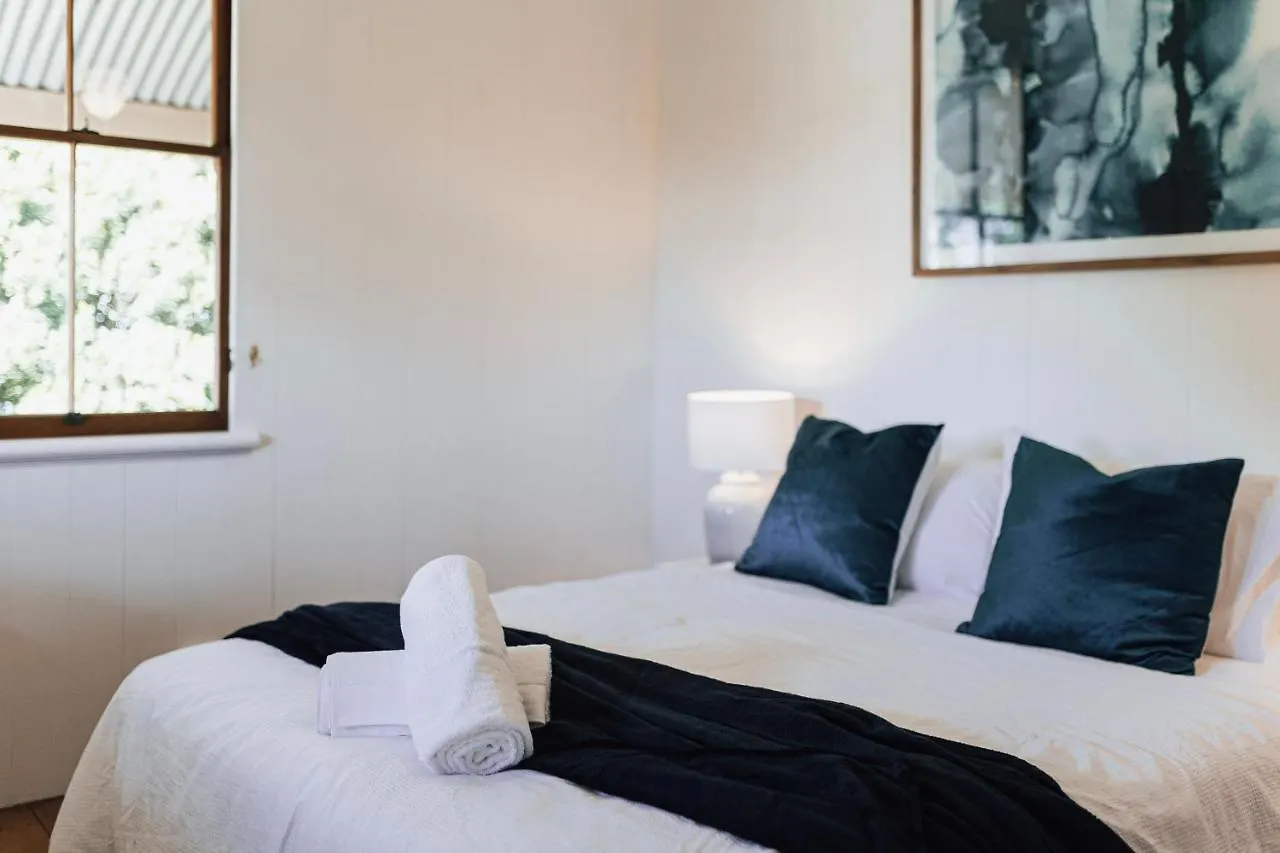 Ipswich Central Colonial 4&2 House + 2&1 Apartment 0*,  Australien