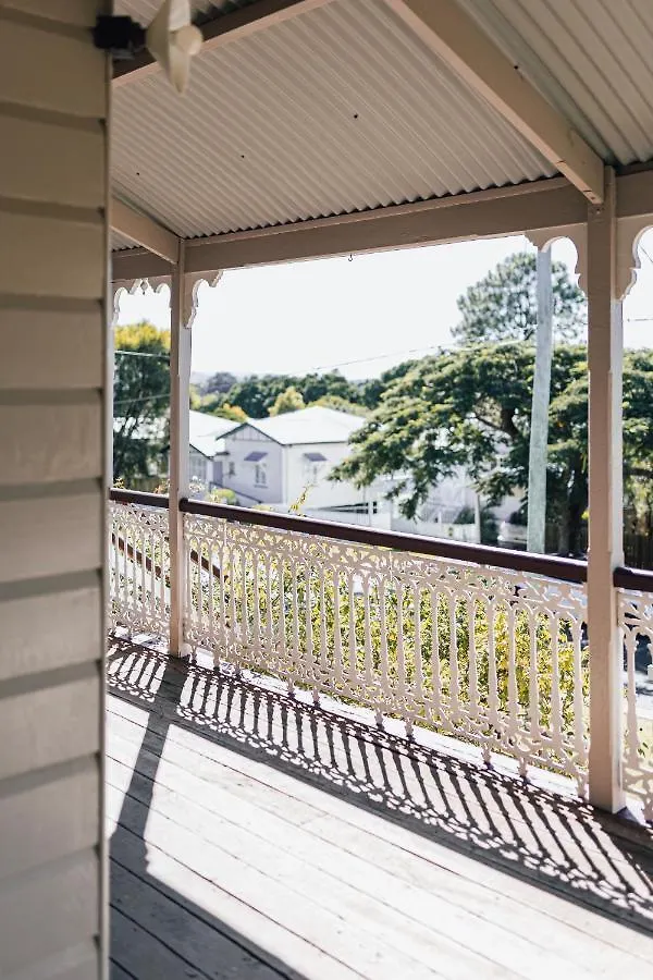 Ipswich Central Colonial 4&2 House + 2&1 Apartment Holiday home