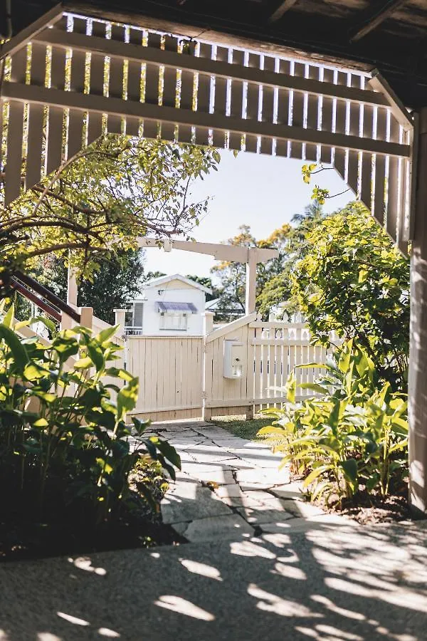 Ipswich Central Colonial 4&2 House + 2&1 Apartment